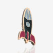 Metalowy pin z serii kosmicznej space rocket rakieta kosmiczna gotowa do odlotu od Pinswear producenta pinów ręcznie malowanych